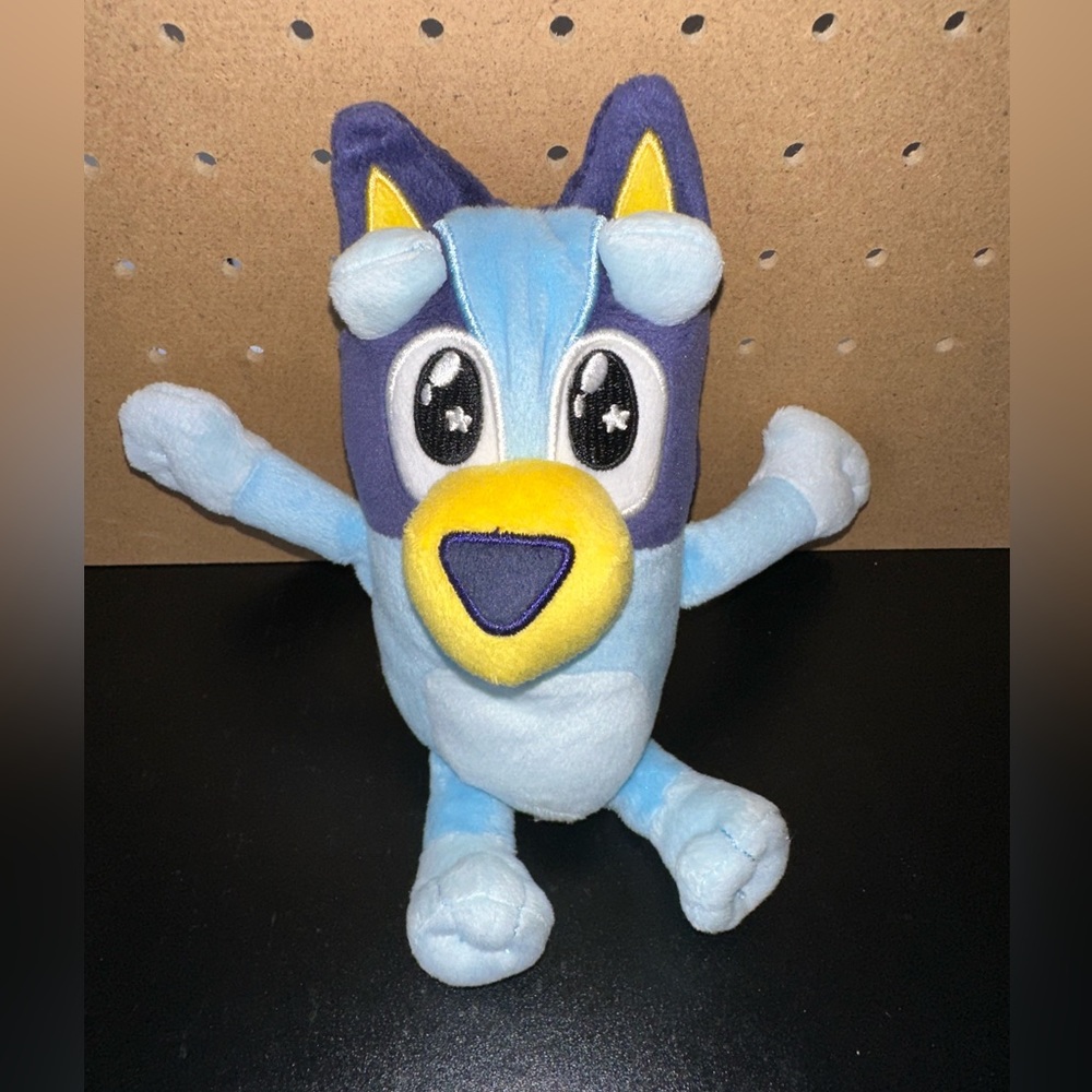 Bluey & Friends Plush Puppy Dog Stary Eyed Blue Stuffed Animal 8” EUC Soft 2018